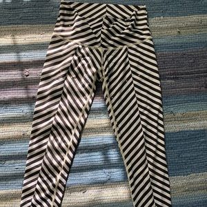 TEEKI BALANCED TRAVELER WHITE HOT PANTS